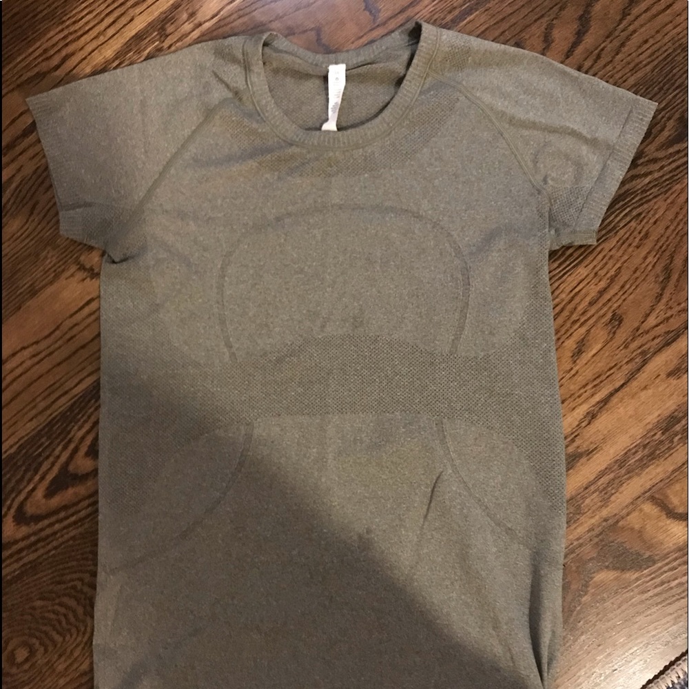 Lululemon Swiftly Tech SS Size 10 Army Green